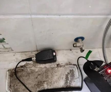 雅安屋顶漏水维修公司分享下卫生间漏水的危害及解决方法